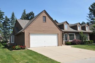 3817 S Oakbrook DRIVE, Greenfield, WI 53228