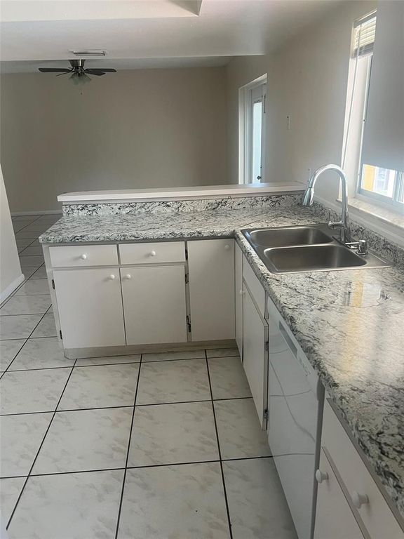 5205 DUBLIN PLACE, Tampa, FL 33624