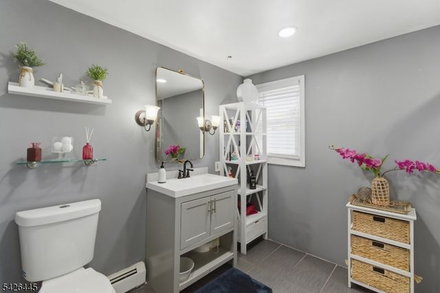 43 Bank St, Elizabeth City, NJ 07201