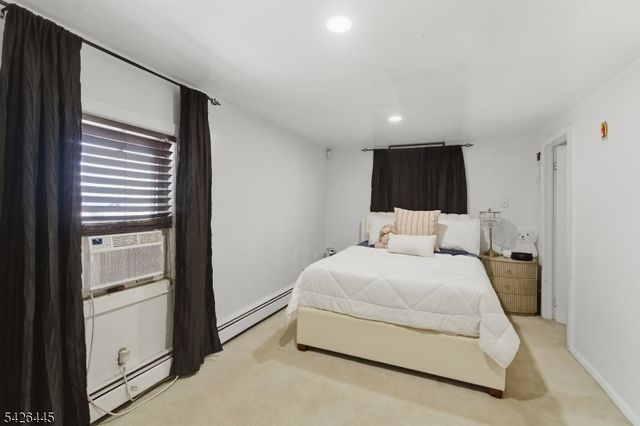 43 Bank St, Elizabeth City, NJ 07201