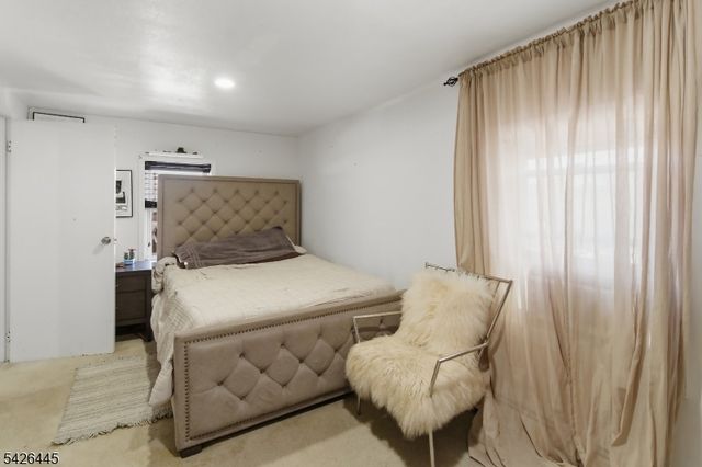 43 Bank St, Elizabeth City, NJ 07201