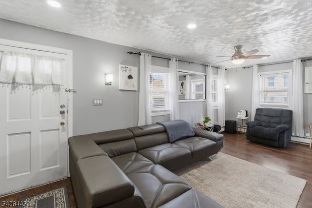 43 Bank St, Elizabeth City, NJ 07201