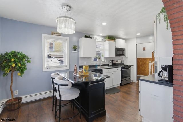43 Bank St, Elizabeth City, NJ 07201
