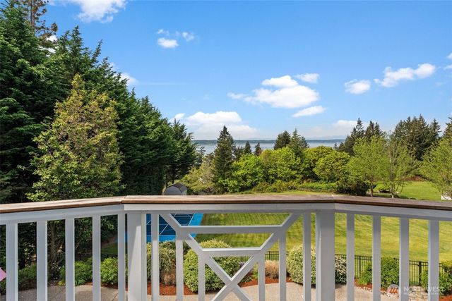 543 Hyak Drive, Fox Island, WA 98333