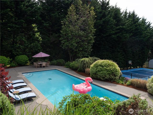 543 Hyak Drive, Fox Island, WA 98333