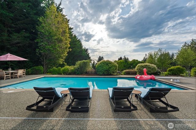 543 Hyak Drive, Fox Island, WA 98333
