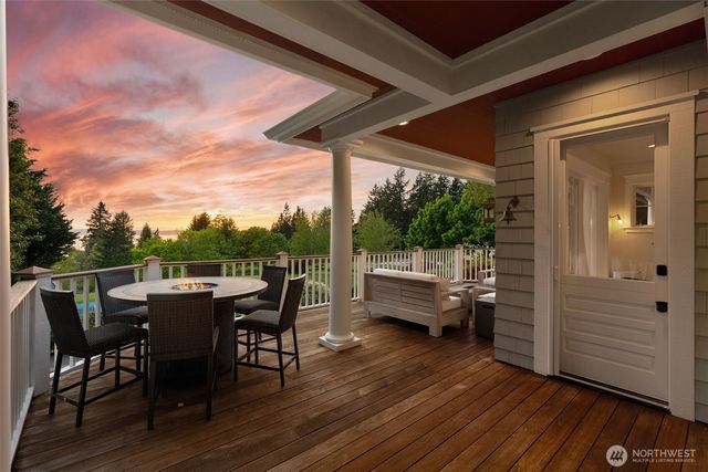 543 Hyak Drive, Fox Island, WA 98333
