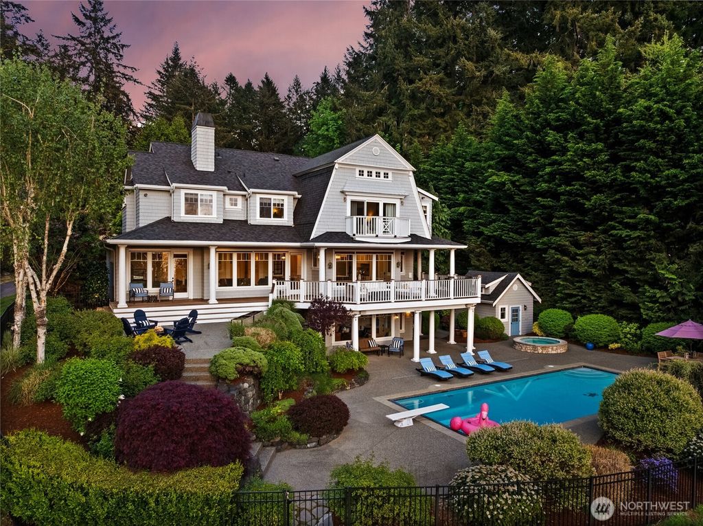 543 Hyak Drive, Fox Island, WA 98333
