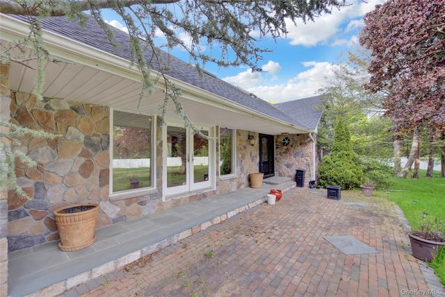 1719 Cedar Swamp Road, Brookville, NY 11545