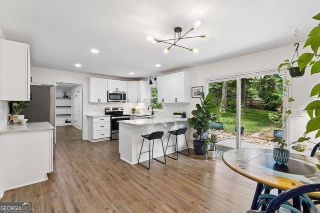 412 Derbyshire Drive, Stone Mountain, GA 30088