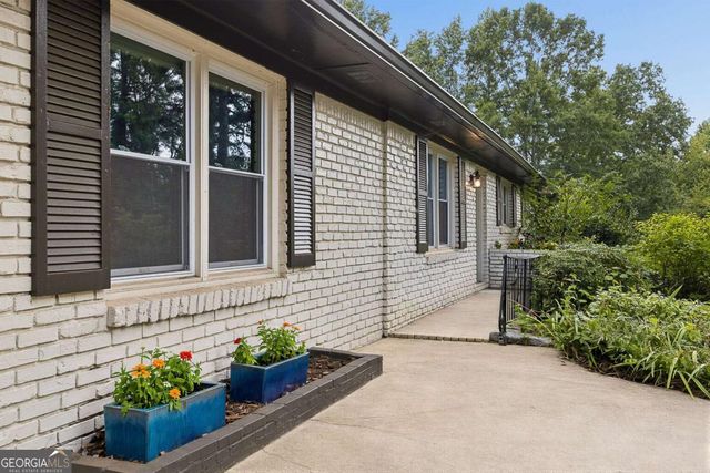 412 Derbyshire Drive, Stone Mountain, GA 30088