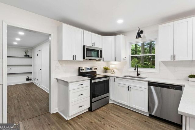 412 Derbyshire Drive, Stone Mountain, GA 30088