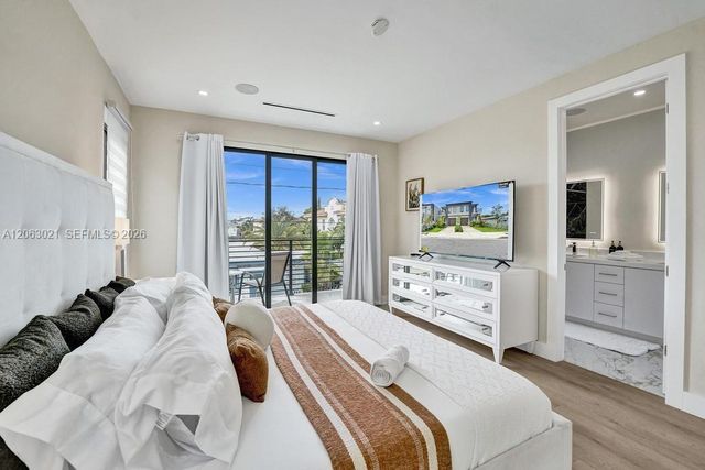 1103 NE 16th Terrace 1, Fort Lauderdale, FL 33304