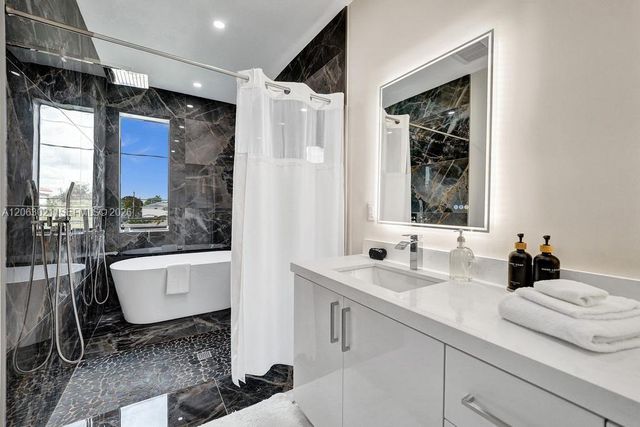 1103 NE 16th Terrace 1, Fort Lauderdale, FL 33304