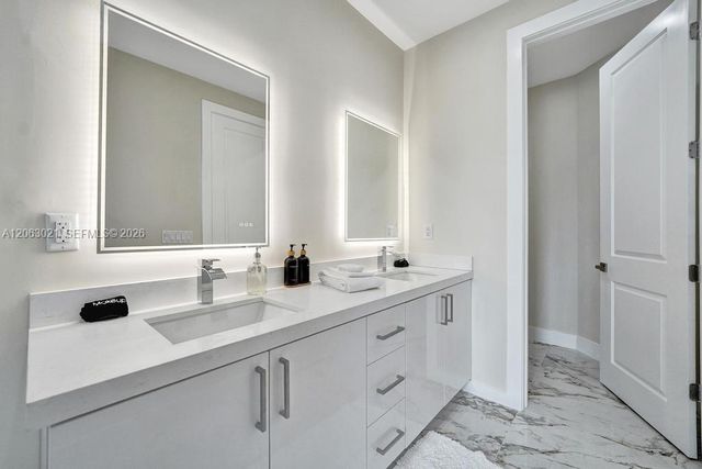 1103 NE 16th Terrace 1, Fort Lauderdale, FL 33304