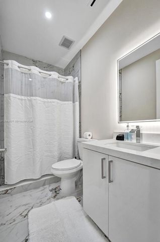 1103 NE 16th Terrace 1, Fort Lauderdale, FL 33304