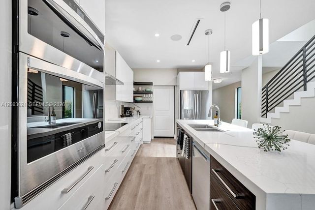 1103 NE 16th Terrace 1, Fort Lauderdale, FL 33304