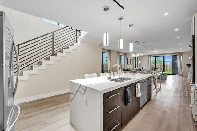 1103 NE 16th Terrace 1, Fort Lauderdale, FL 33304