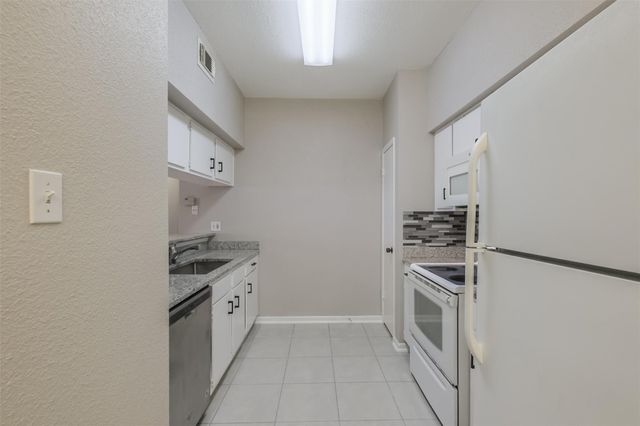8100 Cambridge Street 101, Houston, TX 77054
