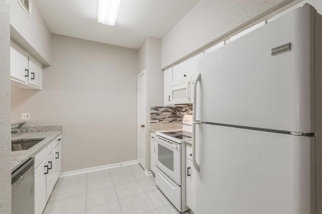 8100 Cambridge Street 101, Houston, TX 77054