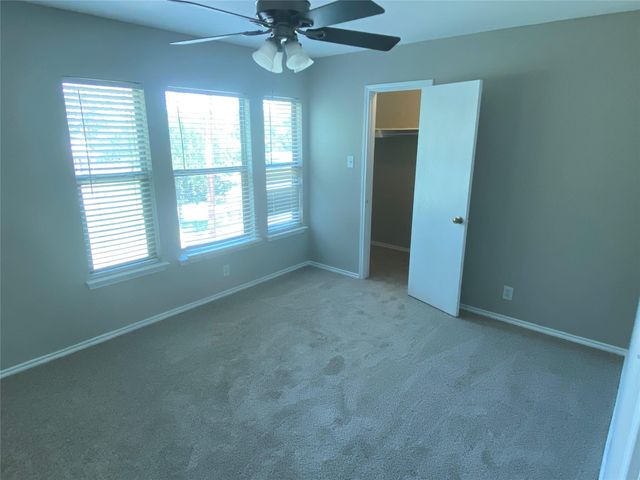 1405 Meadow PKWY, San Marcos, TX 78666