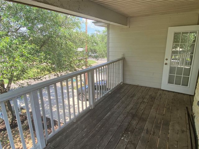 1405 Meadow PKWY, San Marcos, TX 78666