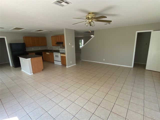 1405 Meadow PKWY, San Marcos, TX 78666