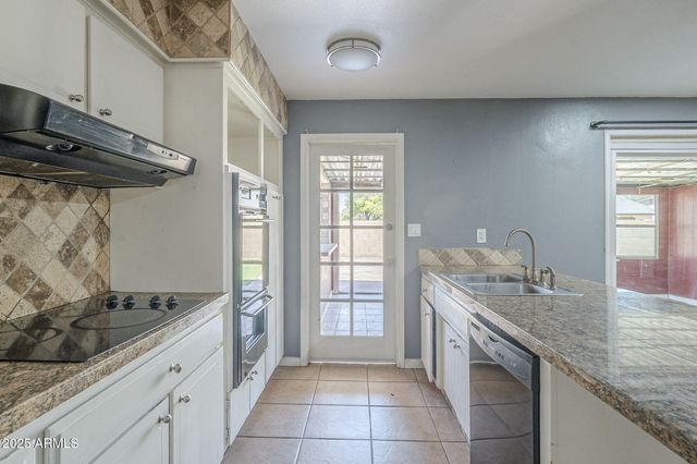 3236 S Kenwood Lane, Tempe, AZ 85282