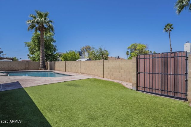 3236 S Kenwood Lane, Tempe, AZ 85282