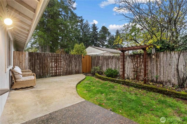 527 Radey Street, Port Orchard, WA 98366