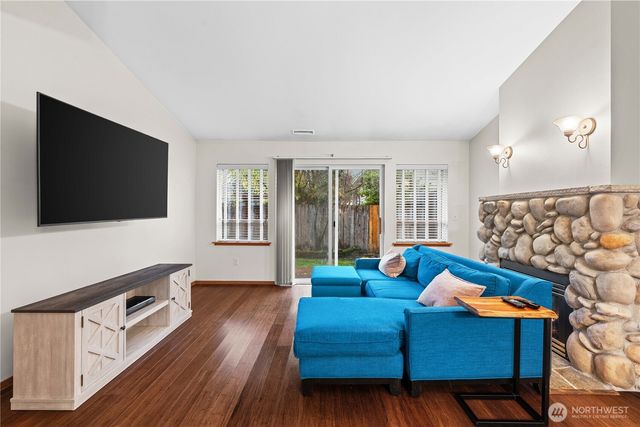 527 Radey Street, Port Orchard, WA 98366