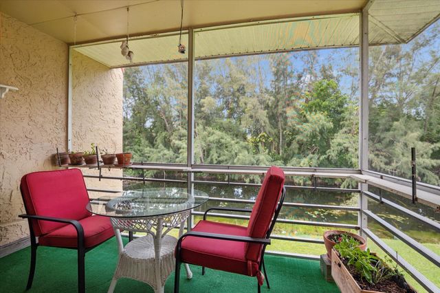 473 Lake Frances Drive, West Palm Beach, FL 33411