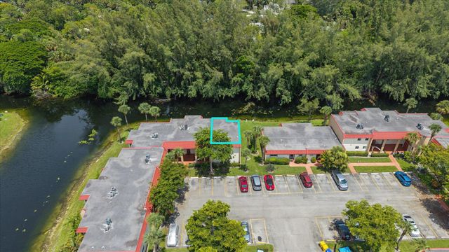 473 Lake Frances Drive, West Palm Beach, FL 33411