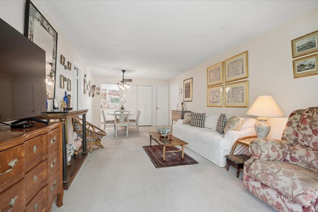 473 Lake Frances Drive, West Palm Beach, FL 33411