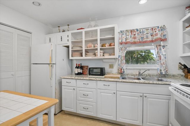 473 Lake Frances Drive, West Palm Beach, FL 33411
