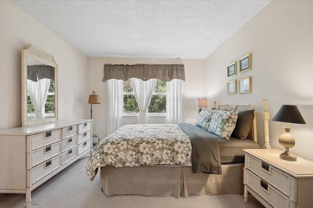 473 Lake Frances Drive, West Palm Beach, FL 33411