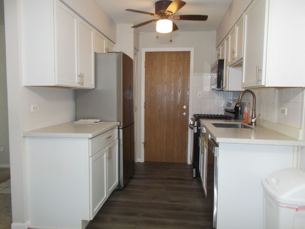 10430 Ridgeland Avenue 12, Chicago Ridge, IL 60415 — photo 2