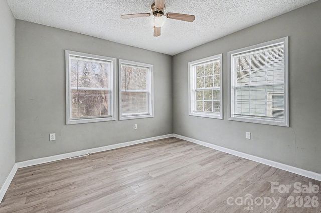 9501 Misenheimer Road, Charlotte, NC 28215