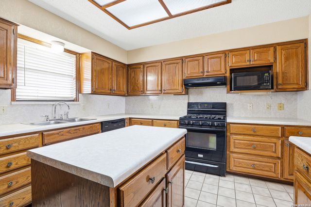 13915 Dusty Fields, Schertz, TX 78154