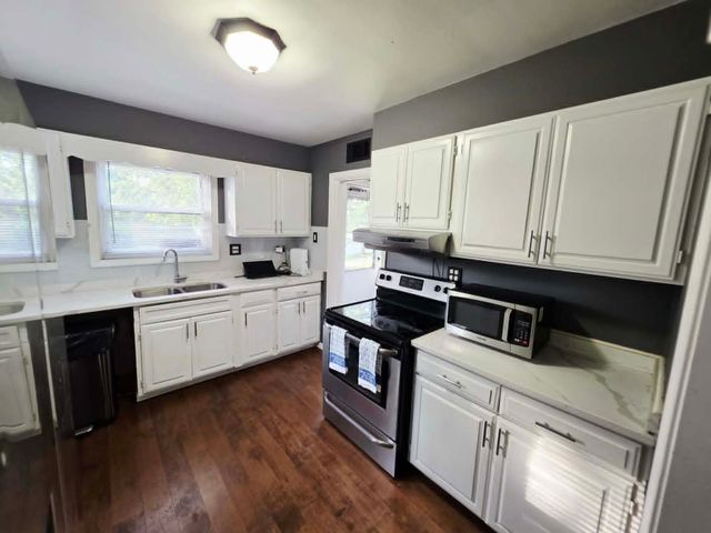2205 Downey Road, Homewood, IL 60430