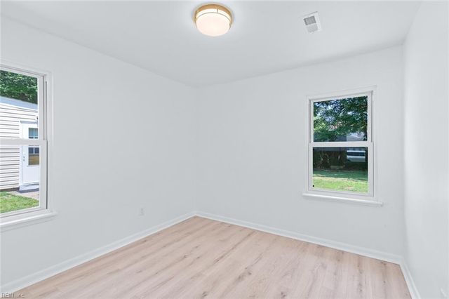 118 Peachtree LN, Hampton, VA 23669