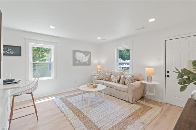118 Peachtree LN, Hampton, VA 23669