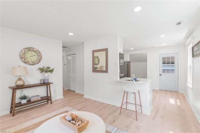 118 Peachtree LN, Hampton, VA 23669