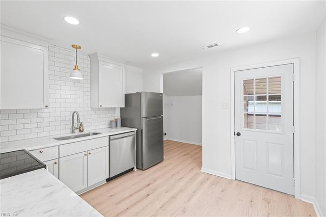 118 Peachtree LN, Hampton, VA 23669