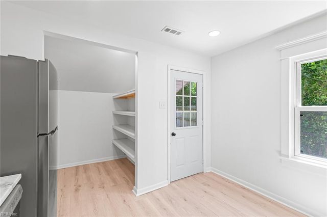 118 Peachtree LN, Hampton, VA 23669