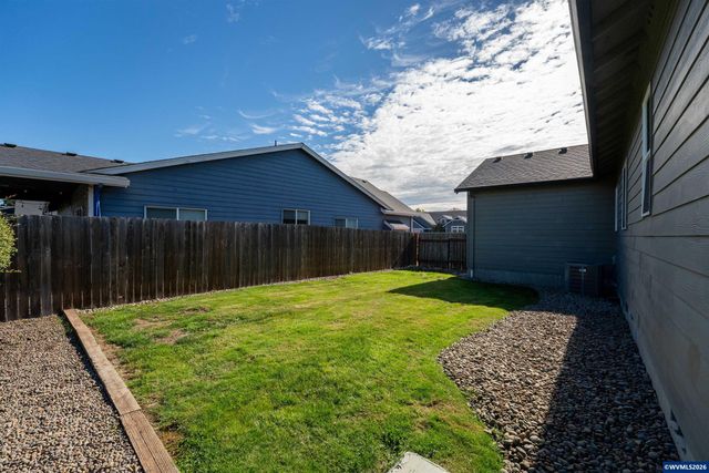 2667 NE Sonora Dr, Albany, OR 97321