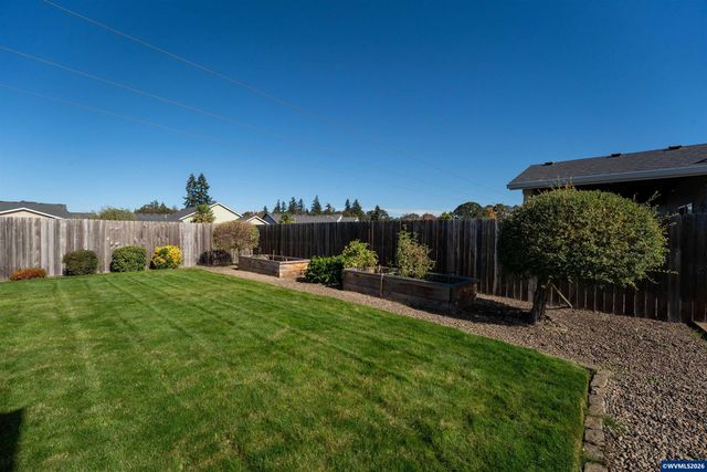 2667 NE Sonora Dr, Albany, OR 97321