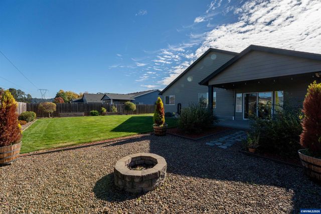 2667 NE Sonora Dr, Albany, OR 97321