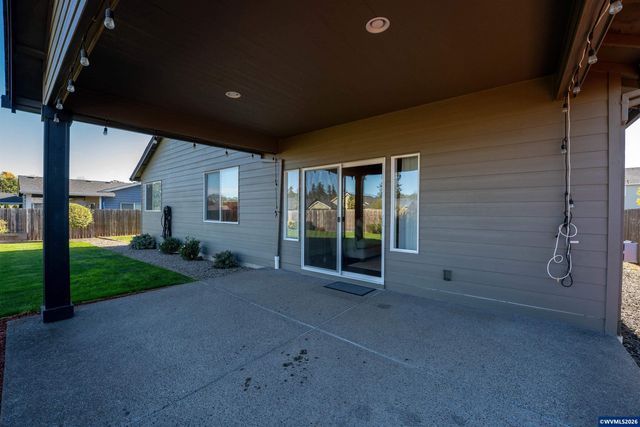 2667 NE Sonora Dr, Albany, OR 97321
