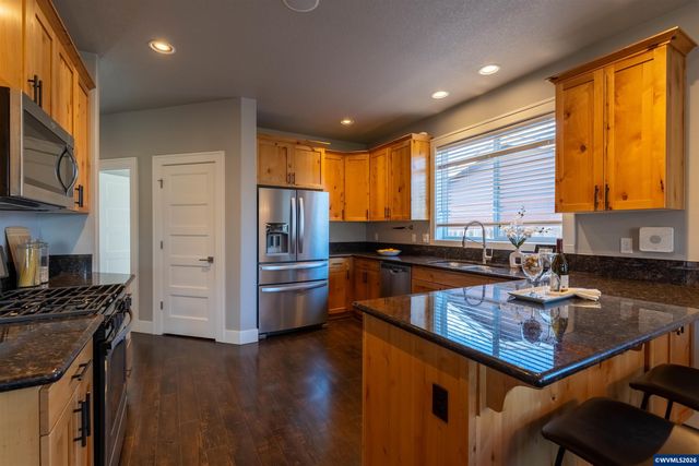 2667 NE Sonora Dr, Albany, OR 97321
